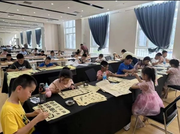 亿正策略 内蒙古鄂尔多斯63个工会托管班服务职工超过3100人